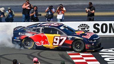 Shane Van-Gisbergen - Chase Briscoe - King of the Road: Shane van Gisbergen wins again at Sonoma - ESPN - espn.com - San Francisco