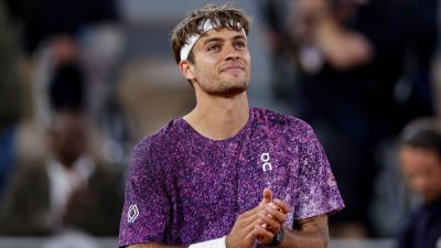 Italians Cobolli, Arnaldi advance to French Open semifinals - ESPN
