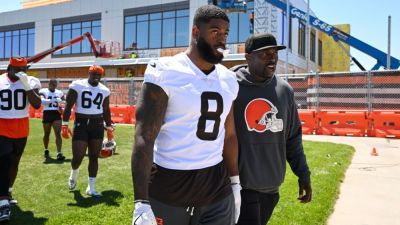 Jared Verse, Dillon Gabriel each don No. 8 jersey in Browns practice - ESPN