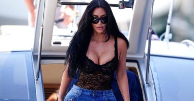 Kim Kardashian arrives in paddock as Lewis Hamilton chases Monaco success