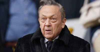 David Sullivan steps down as chairman of West Ham