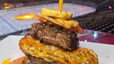 $60 Surf and Turf Loaded Potato leads Stanley Cup Game 3 food in Las Vegas - ESPN - espn.com - France