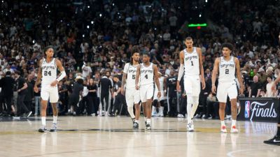 Aaron Fox - 2026 NBA Finals: Important plays, lessons from Knicks-Spurs Game 2 - ESPN - espn.com - New York - state Minnesota