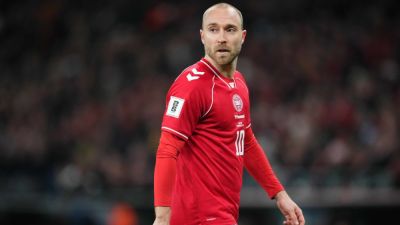 Christian Eriksen - Christian Eriksen conscious after on-pitch collapse; Denmark vs. Ukraine abandoned - ESPN - espn.com - Finland - Ukraine - Denmark - Norway