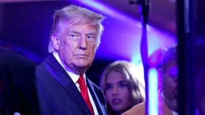 Trump becomes first sitting president to attend NBA Finals game - ESPN
