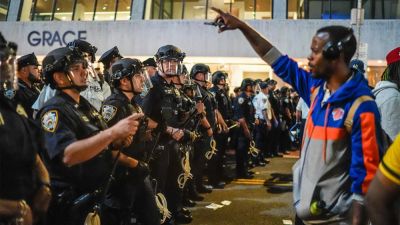 Donald Trump - Knicks watch party turns ugly as massive brawls break out, pepper spray gets deployed by cops in Manhattan - foxnews.com - county York - county Park