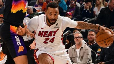 Sources: Norman Powell agrees to 2-year, $45M deal with Bulls - ESPN