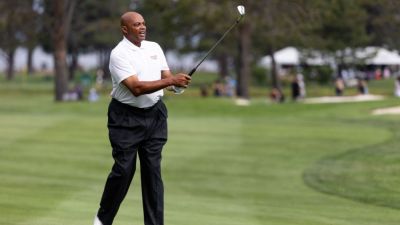 Charles Barkley again longest shot to win celeb golf tourney - ESPN