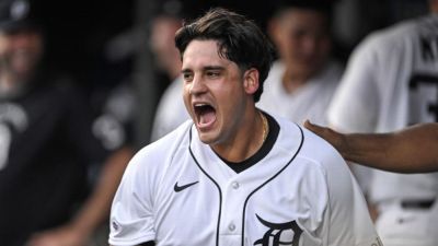 Tigers' Valencia honors Venezuela after HR in 1st MLB at-bat - ESPN