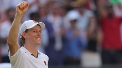 Jannik Sinner beats Novak Djokovic, to play for 2nd Wimbledon title - ESPN