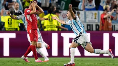 Julián Álvarez extra-time screamer fires Argentina into semifinals - ESPN