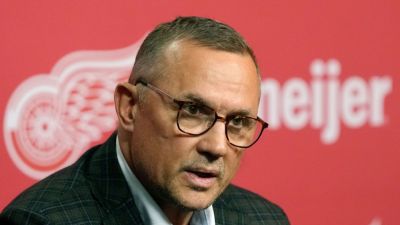 Steve Yzerman abruptly steps down as Red Wings GM - ESPN