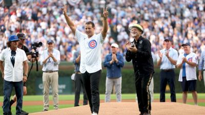 Ex-Cubs 1B Rizzo snares Busch's HR from Wrigley bleachers - ESPN