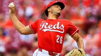 Cincinnati Reds announce new deal for All-Star Chase Burns - ESPN