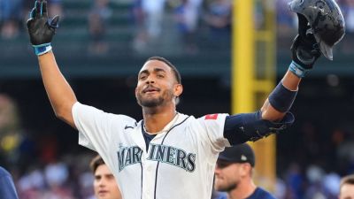 Julio Rodriguez returns, knocks in winning run for Mariners - ESPN