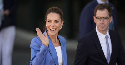 Tickets please: Kate surprises tennis fans in Wimbledon queue
