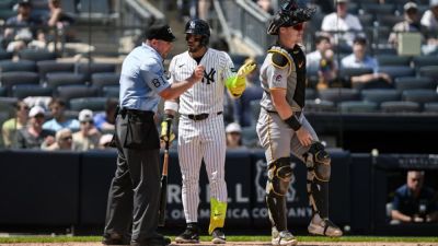 Yankees' Caballero hit with pitch clock violation in crackdown - ESPN