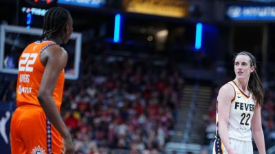 Fever's Clark earns 7th technical foul; one away from 1-game ban - ESPN