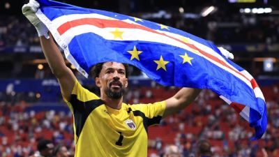Lionel Messi - President: Vozinha to sign for Colo Colo after stellar World Cup - ESPN - espn.com - Spain - Usa - Argentina - Cape Verde - Chile