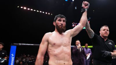 Alex Pereira - Magomed Ankalaev dominates Bogdan Guskov in bounce-back win - ESPN - espn.com - Uae