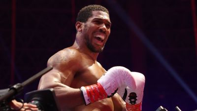 Anthony Joshua - Anthony Joshua survives two knockdowns to KO Kristian Prenga - ESPN - espn.com - Saudi Arabia - Thailand