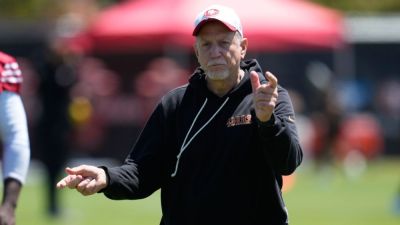 Foerster oversees 49ers practice with on-mend Shanahan nearby - ESPN