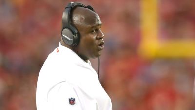 Sources: Wife of Chiefs' Eric Bieniemy shot at couple's home - ESPN