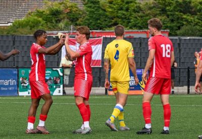 Thousands flock to Southwood as Manchester United Legends team see off Rams XI 6-2