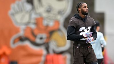 Adam Schefter - Andrew Berry - Ian Rapoport - Myles Garrett - Sources: Browns, Denzel Ward agree to 2-year, $62.2M extension - ESPN - espn.com - Los Angeles - county Brown - county Cleveland
