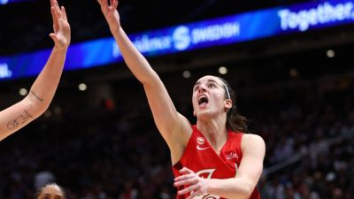 Caitlin Clark - Breanna Stewart - Diana Taurasi - Kelsey Mitchell - Stephanie White - Clark's 32-point night fuels Fever's latest 100-point explosion - ESPN - espn.com - state Indiana