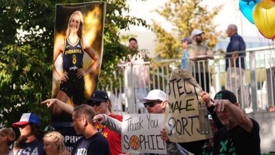 Fever do not answer questions about pro-Sophie Cunningham rally - ESPN