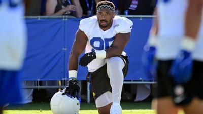 Rams' Garrett excited by possibility of Donald returning to play - ESPN