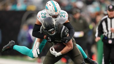 Dolphins not going to 'throw in the towel and just rebuild' but that comes with higher expectations