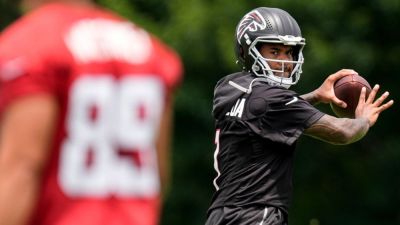Tua Tagovailoa not fretting back issue, unsure on full return - ESPN