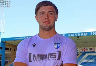 Gillingham sign former Rochdale and Charlton Athletic goalkeeper Lennon MacLorg