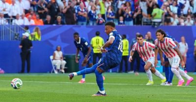 Kylian Mbappe penalty sends France into last eight with win over Paraguay