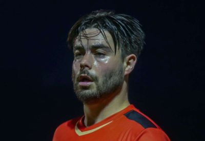 Welling United manager Ryan Maxwell offers his former Sittingbourne midfielder Richie Hamill the chance to earn Wings deal