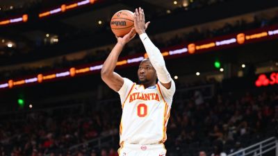 Lakers land center Looney; in pursuit of Kuminga, sources say - ESPN