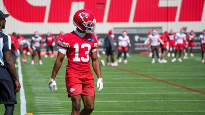 Travis Kelce - Xavier Worthy - Chiefs rookie standout Cyrus Allen, Xavier Worthy injured at camp - ESPN - espn.com - Los Angeles - state Missouri - county St. Joseph
