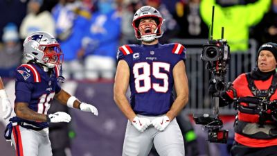 Sources: Patriots, TE Hunter Henry agree to 2-year extension - ESPN