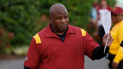 OC Eric Bieniemy returns to Chiefs after shooting of wife - ESPN