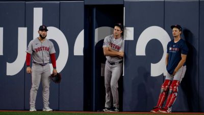 Bizarre play, rules check leads to lengthy Red Sox-Jays delay - ESPN