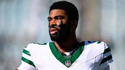Jets' Qwan'tez Stiggers in concussion protocol after collapsing - ESPN