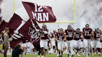 Social media has a field day with Texas A&M player for looking like a 36-year-old construction worker
