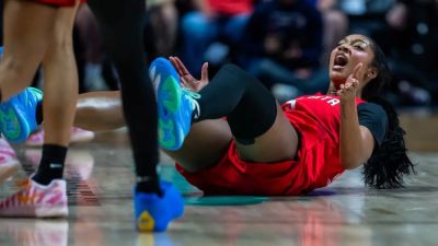 Phoenix Mercury - Caitlin Clark - Brittney Griner - Angel Reese - Alyssa Thomas - Angel Reese smacked in the face by Sun's Aaliyah Edwards, has poor shooting night in Dream win - foxnews.com - county Harrison - county Edwards - state Connecticut - county Early