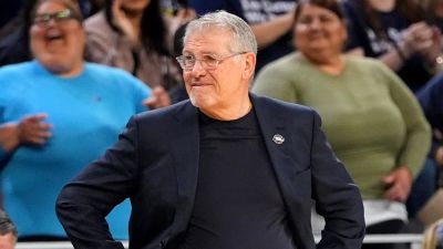 Geno Auriemma questions why WNBA transgender athlete debate is 'an issue' when it 'doesn't exist'