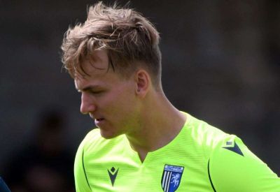 Gillingham sign Sheffield Wednesday goalkeeper Ashley Maynard-Brewer on an emergency seven-day loan