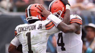 Deshaun Watson returns with 'awesome' first half for Browns - ESPN