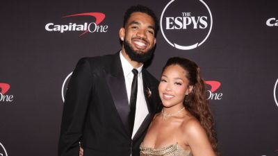 Jalen Brunson - Justin Bieber - Josh Hart - Karl-Anthony Towns and Jordyn Woods wed in Malibu ceremony - ESPN - espn.com - Jordan - state California - county Woods