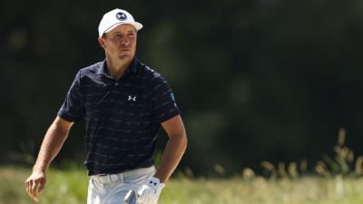Keith Mitchell, Jordan Spieth find water, out of PGA Tour playoffs - ESPN